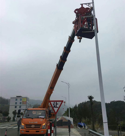 廣東紫金路燈工程車出租-中橋建